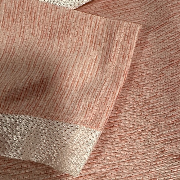 Under Armour Women's Peach Long Sleeve Top BNWT - Picture 3 of 10